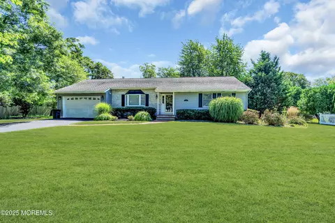 924 Birch Dr, Brielle, NJ 08730