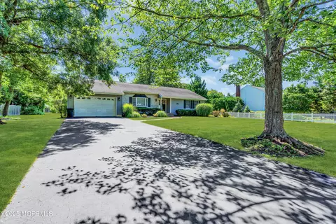 924 Birch Dr, Brielle, NJ 08730