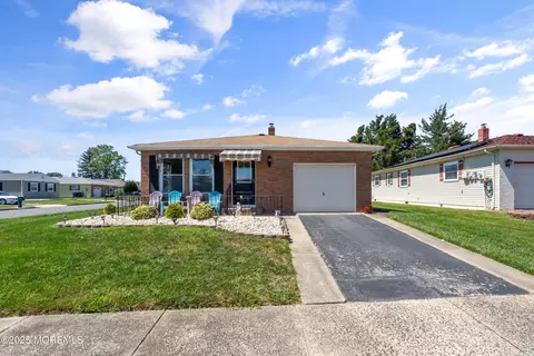 30 Maracaibo Pl, Toms River, NJ 08757