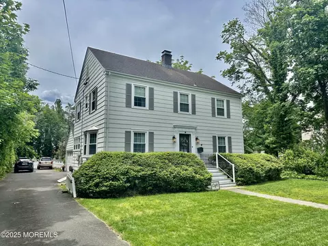 8 Spruce St, Toms River, NJ 08753