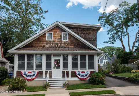 106 Oak Ave, Island Heights, NJ 08732