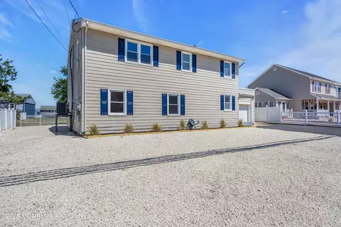 40 Green Island Rd, Toms River, NJ 08753