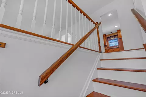 Entry Way - 19 Spruce St, Beachwood, NJ 08722 photo 1 of 3