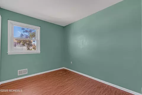 Bedroom - 19 Spruce St, Beachwood, NJ 08722 photo 1 of 9