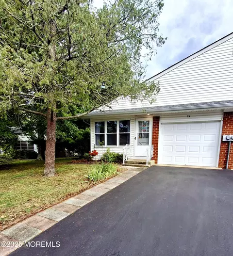5 A Verbina Ct, Whiting, NJ 08759
