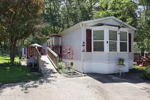 532 Roberts Rd, Toms River, NJ 08755