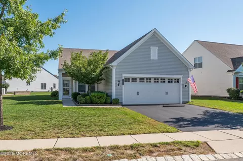 77 Aberdeen Ln, Manchester, NJ 08759