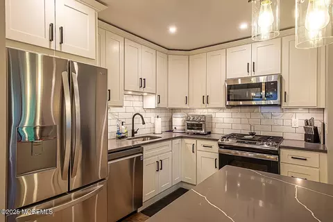 73 Verbena Ct, Jackson, NJ 08527