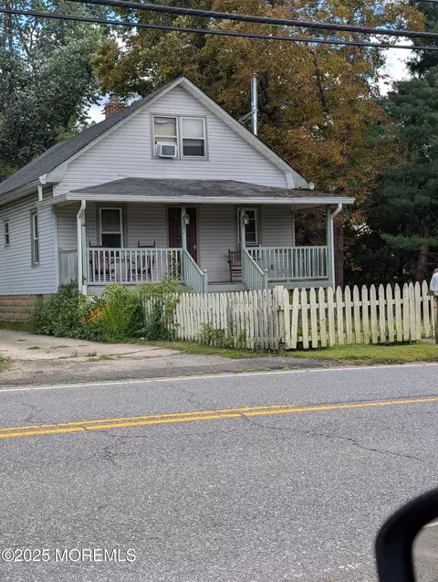 67 Tennent Rd, Morganville, NJ 07751