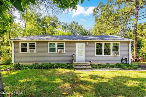 265 Latimer Ave, Bayville, NJ 08721