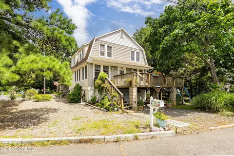 1200 Riviera Ave, Toms River, NJ 08753