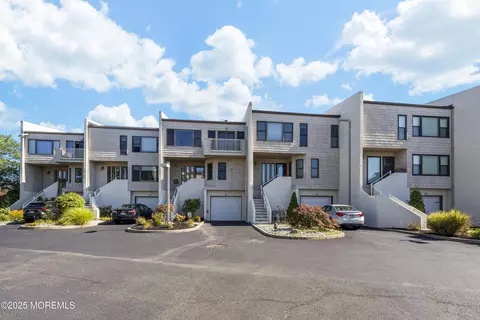 57 Bridgewaters Dr #21, Oceanport, NJ 07757