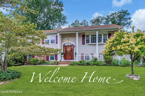 533 Skylark Dr, Toms River, NJ 08755