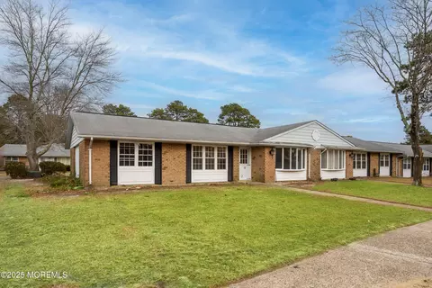 105 Buckingham Dr # A, Manchester, NJ 08759