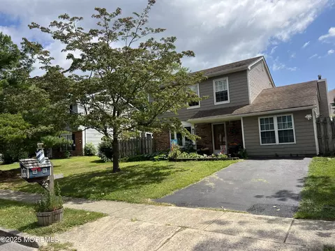 22 Mizzen Dr, Barnegat, NJ 08005