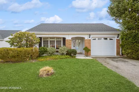 29 Woodstock Ln, Manchester, NJ 08759