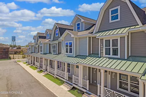 1 Railroad Ave #B7, Avon By The Sea, NJ 07717