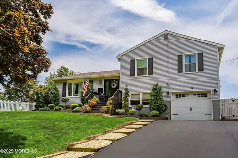 62 Highland Ave, Leonardo, NJ 07737