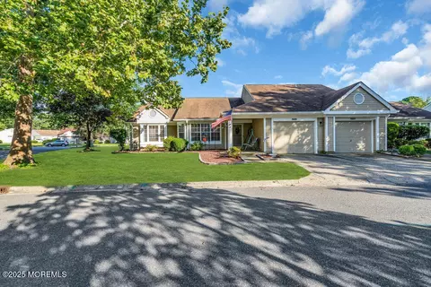 874 Winchester Ct #A, Manchester, NJ 08759