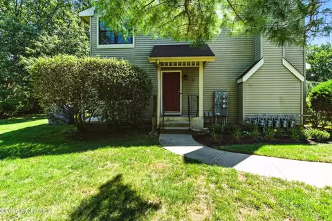 108 Santa Anita Ln, Toms River, NJ 08755