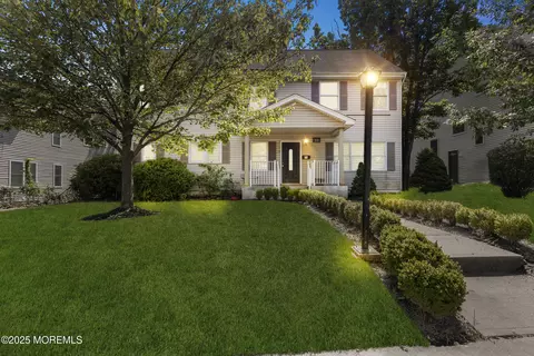 39 Lapsley Ln, Lakewood, NJ 08701