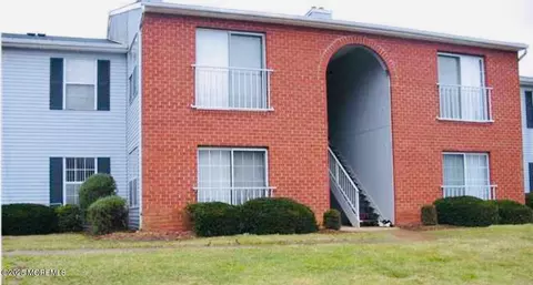 711 Zlotkin Cir #4, Freehold, NJ 07728