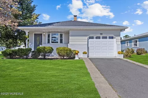 868 Jamaica Blvd, Toms River, NJ 08757