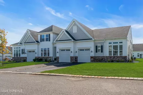 21 Gulfstream Rd, New Egypt, NJ 08533