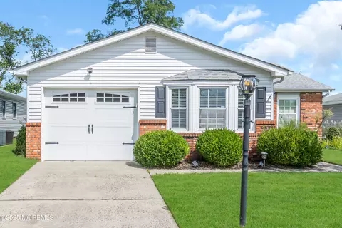 36 Thames Pl, Brick, NJ 08723