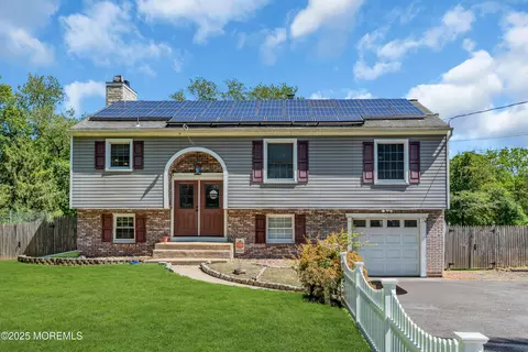 16 Bock Blvd, Howell, NJ 07731