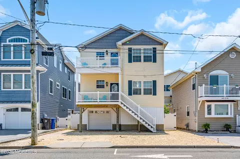 33 Fielder Ave, Seaside Heights, NJ 08751