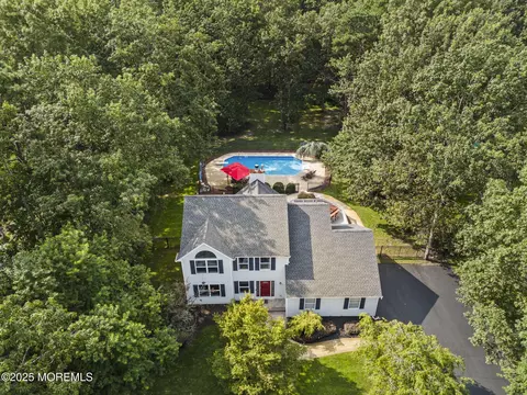 37 Green Tree Dr, Jackson, NJ 08527