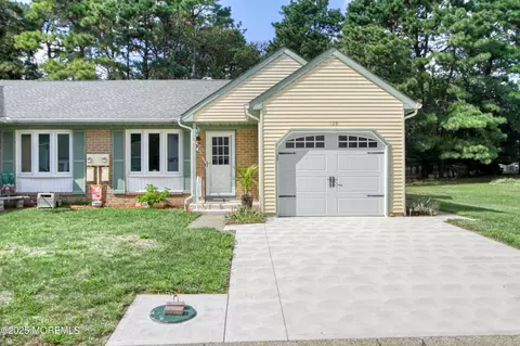 12 Birchwood Dr #B, Whiting, NJ 08759