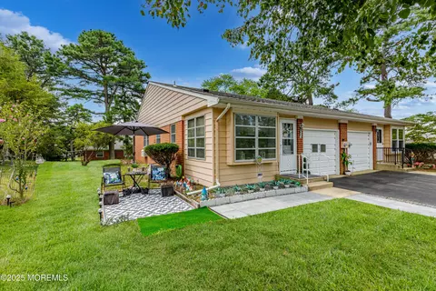 26 Salem Dr #A, Whiting, NJ 08759