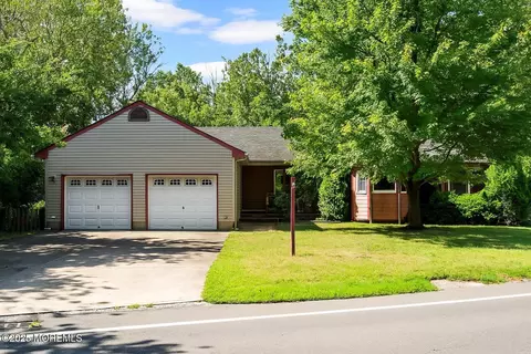 609 E Bay Ave, Barnegat, NJ 08005
