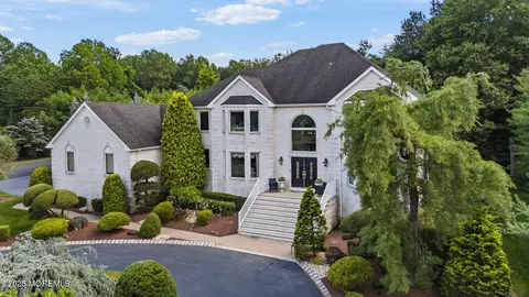 320 Sinclair Ct, Morganville, NJ 07751