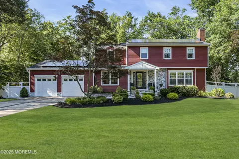 3 Hampton Dr, Freehold, NJ 07728