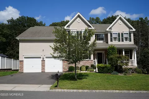 21 Christopher Dr, Howell, NJ 07731