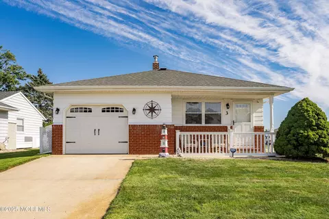 3 Salerno Ct, Toms River, NJ 08757