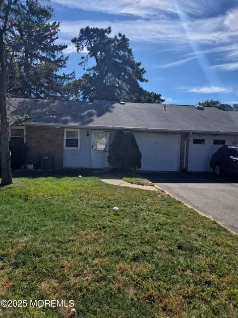44 Buckingham Dr # B, Manchester, NJ 08759