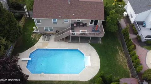 30 Heritage Dr, Howell, NJ 07731