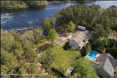 1417 Englemere Blvd, Toms River, NJ 08757