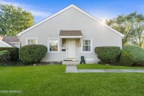 112 Pilatus Platz #A, Freehold, NJ 07728