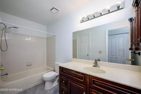 Bath - 101 Goldthread Ct, Jackson, NJ 08527 photo 1 of 2