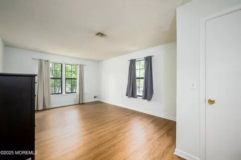 Bedroom - 101 Goldthread Ct, Jackson, NJ 08527 photo 4 of 6