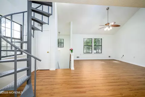 Living - 101 Goldthread Ct, Jackson, NJ 08527 photo 1 of 7