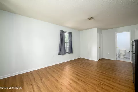 Bedroom - 101 Goldthread Ct, Jackson, NJ 08527 photo 3 of 6