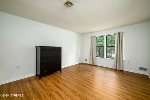 Bedroom - 101 Goldthread Ct, Jackson, NJ 08527 photo 1 of 6