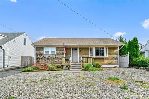 2119 Foster Rd, Point Pleasant, NJ 08742