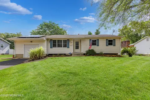33 Drexel Dr, Jackson, NJ 08527